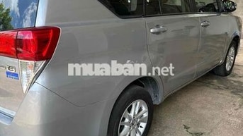 Toyota Innova Bạc 7 chỗ