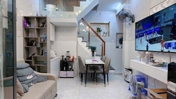 BÁN NHÀ ĐẸP TRUNG TÂM QUẬN 3, BỐN TẦNG, CÁCH MẶT TIỀN VÀI BƯỚC CHÂN.