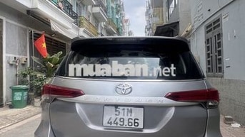 Toyota Fortuner 2.4G 2017 Bạc