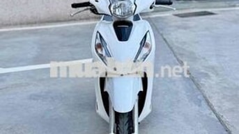 Honda Vision 2021 màu Trắng