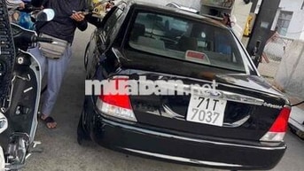 Ford Laser Đen 5 chỗ
