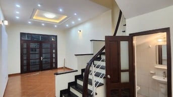 Nhà đẹp long lanh ngõ Đê La Thành, giá 9.3 tỷ, 49m2x5T, ẢNH THẬT 