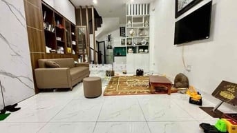 Siêu Phẩm Tây Hồ 40m2 - 5 Tầng - Ở Ngay - Gần Phố - Giá 10 Tỷ