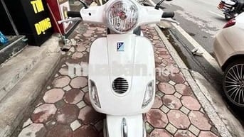 Piaggio Vespa Trắng Cổ điển