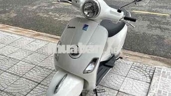 Vespa Lx150 Fi 2012 trắng ngọc trinh
