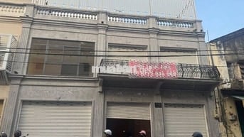 Cho thuê nhà nằm trên đường giữa Bình Đông và Đinh Hòa