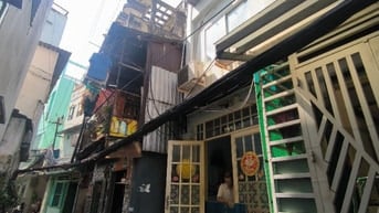 Nhà quận 5, hiện trạng 3 tấm. Chỉ hơn 5 đồng. 