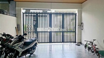 Cho thuê nhà cấp 4 mới, sân xe hơi 7 chổ, hẻm 2 ô tô tránh nhau.