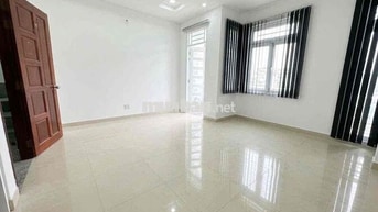 Phòng trọ Đầm Sen rộng, siêu thoáng