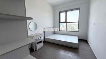 Căn 2PN có bancon; View Hồ bơi. Có Nội thất. Giá 8 triệu/tháng