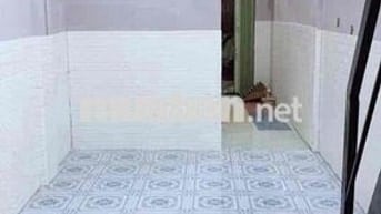 Nhà 2,6x10 hẻm trước nhà 3m sạch sẽ an ninh có gác nhỏ