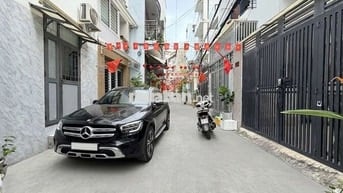 Nhà Căn Họ Dịch Vụ Đang Có Dòng Tiền Tốt Hẻm Ôtô
