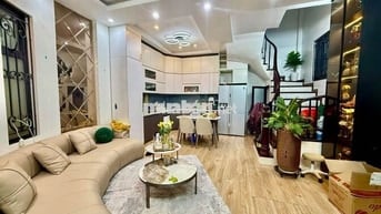 BÁN GẤP NHÀ NGỌC LÂM - LONG BIÊN, 4 TẦNG, NGÕ THÔNG, GIÁ HƠN 8 TỈ