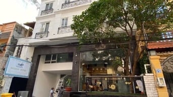 TÒA NHÀ KHÁCH SẠN CỬU LONG PHƯỜNG 2 QUẬN TÂN BÌNH