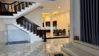 Cho thuê nhà 3 tầng đường Nguyễn hoàng chi