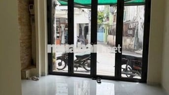 Nhà MT Nguyễn Văn Công (Cách chợ TSN 100m)