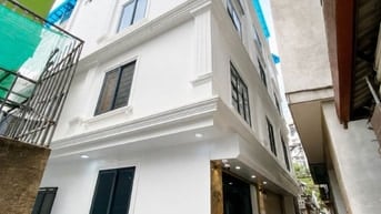PHẠM VĂN ĐỒNG - HOÀNG QUỐC VIỆT – NGÕ THÔNG, GẦN PHỐ - NỘI THẤT ĐẸP- C