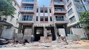 BIỆT THỰ HIM LAM Q7 CHO THUÊ 75TR - NỘI THẤT 5⭐, HẦM RỘNG, ĐANG TRỐNG