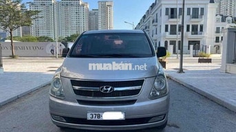 Hyundai Starex 9 chỗ Bạc 2011 số sàn