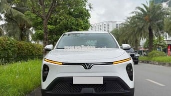 Xe điện VinFast Limo Green 2025