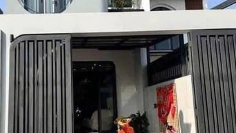 Bán nhà mặt tiển QL50 ngay chợ Phú Lạc
