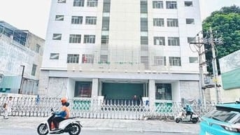 Cho thuê Toà Nhà hiếm MT Tô Hiến Thành Quận 10 , 20x30,8 tầng , 350tr