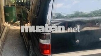 Isuzu Trooper 7 chỗ