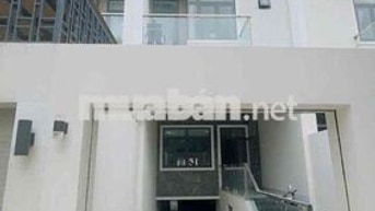 Mặt tiền Kinh Doanh Hoàng Hoa Thám sát vòng xoay 1 hầm 3 tầng