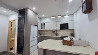Nhà mới xây full nội thất cao cấp xe hơi đậu trong nhà