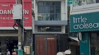 Bán hoặc cho thuê nhà mặt tiền 745 Lạc Long Quân, P10, Q. Tân Bình