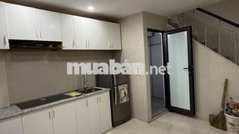 Cho thuê nhà 4 tầng ngõ phố Lê Gia Định