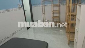 Phòng riêng cho nữ thuê, máy lạnh, ngay cầu Ng Tri Phương, giờ tự do