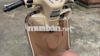 Honda Lead màu Vàng cát