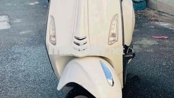 Piaggio Vespa Trắng Đã sử dụng