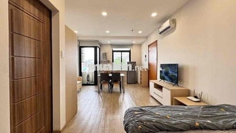 Cho thuê căn hộ ban công cao cấp ngay Phan Đăng Lưu