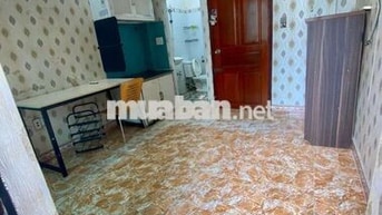 Phòng 20m2- Ban Công Máy Lạnh. Ngay Ngã 4 P.V Trị - N. T. Sơn - P1 GV