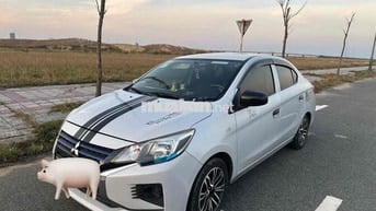 Mitsubishi Mirage Trắng 5 chỗ