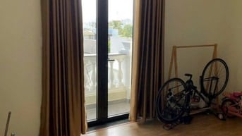 Bán nhà 3 tầng  hẻm nhỏ gần đường Lê Văn Thịnh 