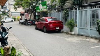 Mặt ngõ ô tô tránh kinh doanh, cách phố Đào Tấn 10m, DT 100m2, MT 5m