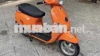Piaggio Vespa màu Cam