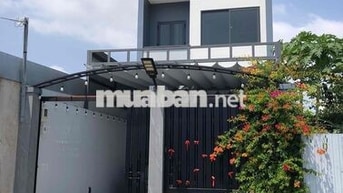 Nhà 2 tầng 5x27 sân vườn rộng đ.Lê Văn Lương