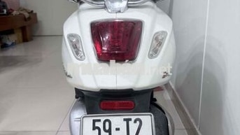 Piaggio Vespa Trắng