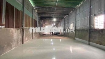 Cho thuê kho 7,5x33 Trần cao 6m giá 11tr kho trông suốt