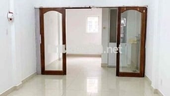 Nhà mặt tiền đường 3 tháng 2, 3 tầng,  vỉa hè 5m