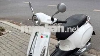 Piaggio Vespa đèn tròn 2015 Trắng