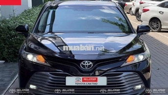 Toyota Camry 2.0G 2019 nhập Thái