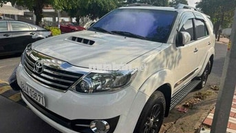 Toyota Fortuner 2015 2.5G ( Số sàn) - Xe rất đẹp