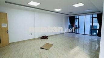 Cho thuê nhà Nguyễn Khang, DT 70m2 x 7 tầng thông, Thang máy, điều hòa