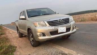Toyota Hilux 2011 Vàng cát