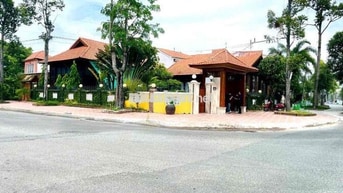 CHO THUÊ HỢP TỨ VIỆN 500m2 KHU DÂN CƯ GẦN NAM LONG